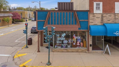 /international/us/132-w-huron-street-berlin-wi-110107781783/