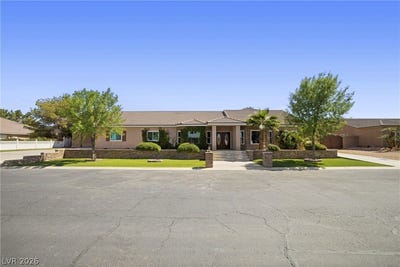 /international/us/1373-lake-valley-drive-logandale-nv-110107965492/