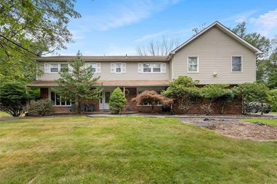 /international/us/3-laura-lane-spring-valley-ny-110097189969/?lang=en