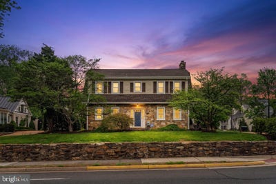 /international/us/700-w-washington-street-middleburg-va-110107159965/