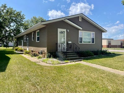/international/us/715-butler-street-jackson-mn-110108472467/