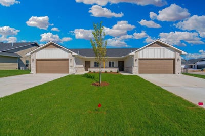 /international/us/12902-w-thorton-st-unit-100-wichita-ks-110119576952/