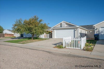 /international/us/322-appletree-ln-cheyenne-wy-110110417615/