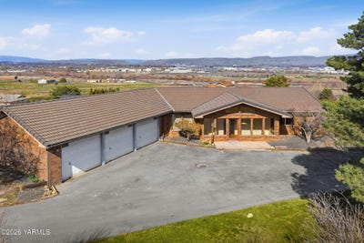 /international/us/3409-goodman-rd-yakima-wa-110106339744/