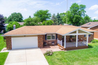 /international/us/1617-kaylee-court-sycamore-il-110101063093/