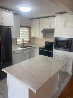 /international/us/4327-220th-street-bayside-ny-110107052371/
