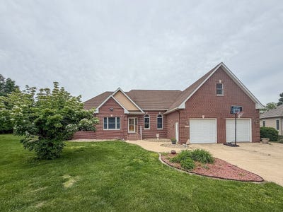 /international/us/1511-river-bluff-court-mahomet-il-110108354271/