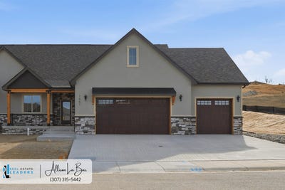 /international/us/1661-pinyon-parkway-casper-wy-110105411989/