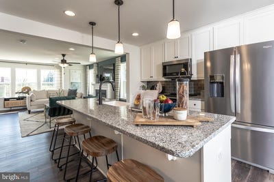 /international/us/homesite-285-nymph-road-inwood-wv-110100398653/