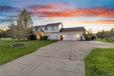 /international/us/1515-underhill-road-east-aurora-ny-110108657126/
