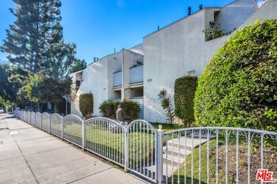 /international/us/18411-hatteras-st-tarzana-ca-110107510543/
