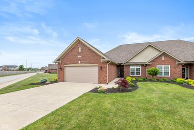 /international/us/2899-grandview-lane-greenwood-in-110107895821/