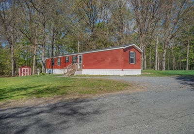 /international/us/170-bluebird-road-south-glens-falls-ny-110108015520/