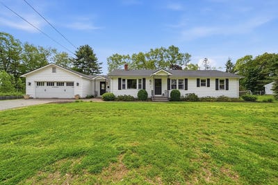 /international/us/11-w-winkley-street-amesbury-ma-110108426422/