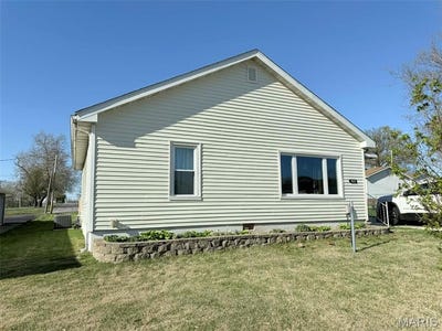 /international/us/1527-w-randolph-street-vandalia-il-110107053750/