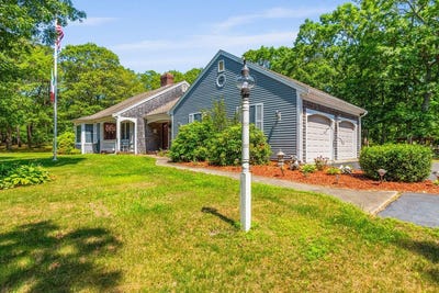 /international/us/344-mayfair-road-south-dennis-ma-110100414724/