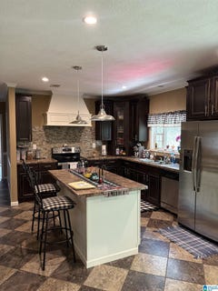 /international/us/1759-county-road-19-prattville-al-110108392958/