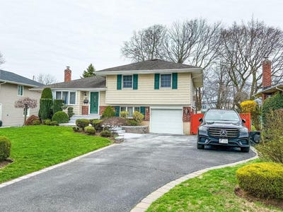 /international/us/28-gates-avenue-plainview-ny-110098594518/