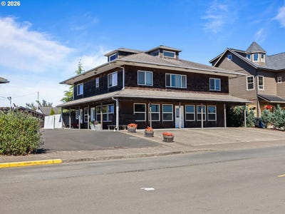 /international/us/220-nw-spring-st-waldport-or-110106534845/