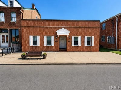 /international/us/305-rue-saint-francois-street-florissant-mn-110108412970/