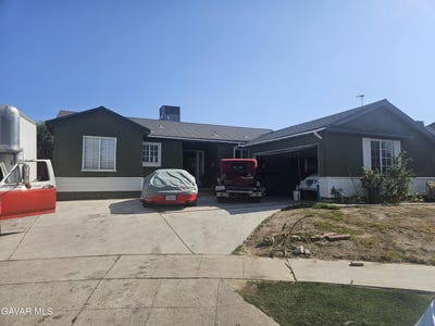 /international/us/13448-stagg-street-panorama-city-ca-110101024486/