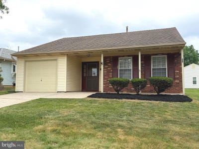 /international/us/111-carriage-hill-court-columbus-nj-110108874128/