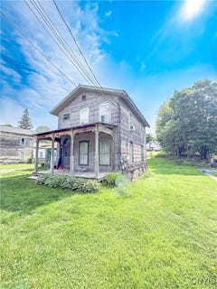 /international/us/31-salina-street-sandy-creek-ny-110099976873/