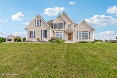 /international/us/81-n-langmore-lane-brunswick-ny-110100313349/