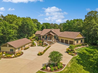 /international/us/29054-prospect-avenue-adel-ia-110094275144/