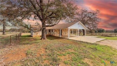 /international/us/2569-county-road-443-waelder-tx-110096473458/