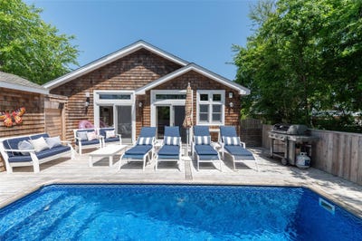 /international/us/112-ocean-road-ocean-beach-ny-110097242616/