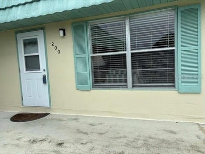 /international/us/101-cambridge-trail-sun-city-center-fl-110107896250/