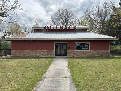 /international/us/1926-w-76-country-blvd-branson-mo-110101658700/