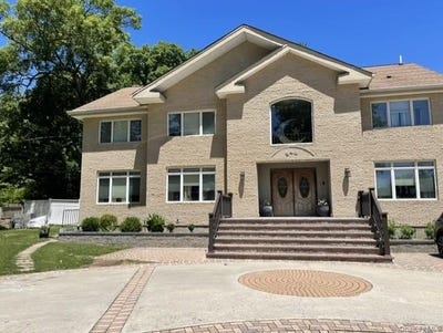 /international/us/549-wolf-hill-road-huntington-station-ny-110108824221/