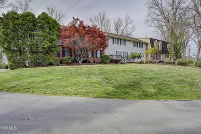 /international/us/2205-greenbriar-circle-johnson-city-tn-110098458064/