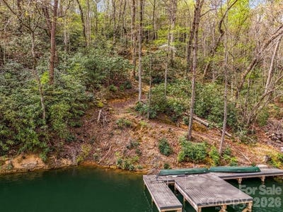/international/us/004-005-quail-ridge-boulevard-lake-lure-nc-110107585174/