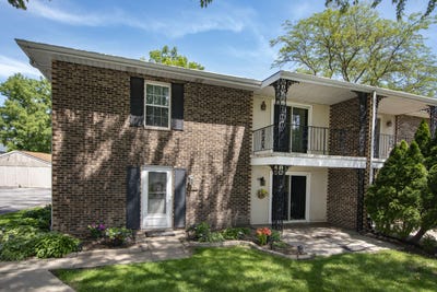 /international/us/1904-burgundy-street-schererville-in-110108423405/