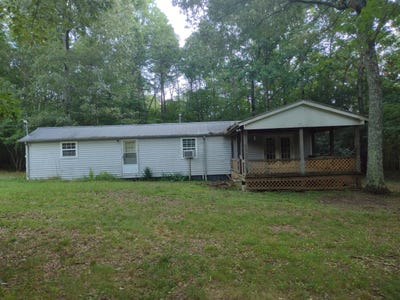 /international/us/1036-goforth-road-spencer-tn-110098455966/