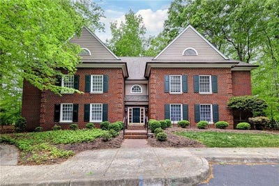 /international/us/237-woodmere-drive-williamsburg-va-110107584826/