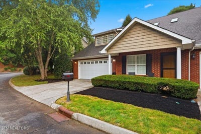 /international/us/10959-woodford-bend-way-knoxville-tn-110119436926/