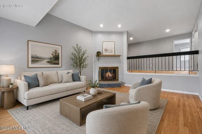 /international/us/318-middlewood-road-middletown-nj-110108751024/