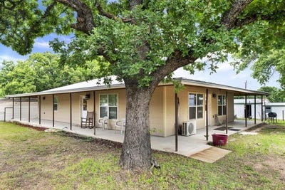 /international/us/210-whited-st-tow-tx-110107713192/