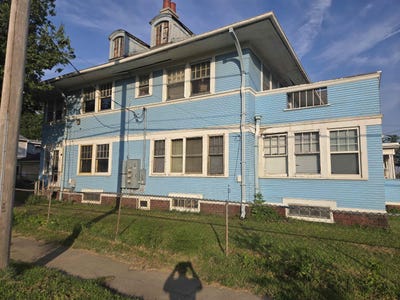 /international/us/303-franklin-street-waterloo-ia-110101452697/
