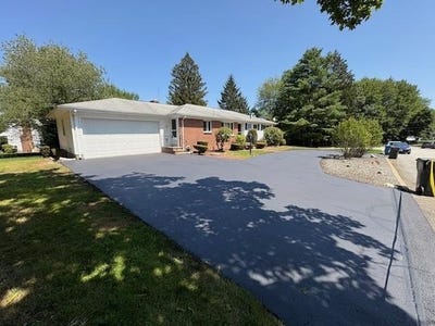 /international/us/2-honeysuckle-drive-cranston-ri-110101466395/?lang=de