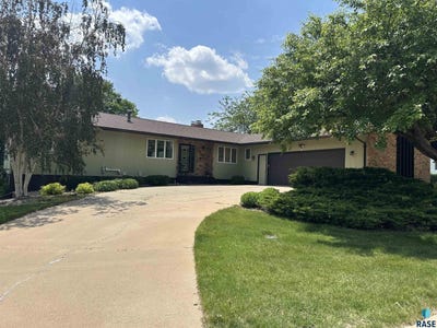 /international/us/1205-w-37th-st-sioux-falls-sd-110099966562/
