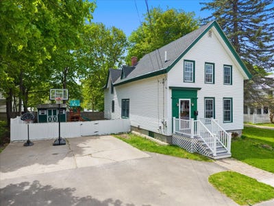 /international/us/33-jefferson-street-bangor-me-110108222859/