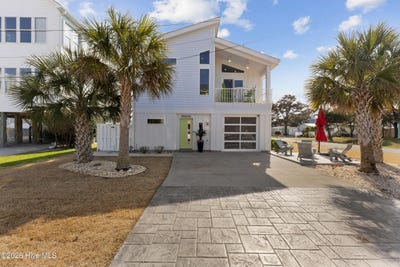 /international/us/1603-pinfish-lane-carolina-beach-nc-110106223676/