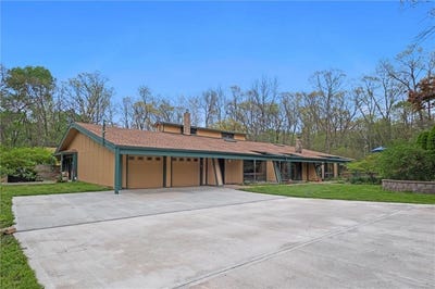 /international/us/19913-pepper-tree-road-edgerton-ks-110100131258/