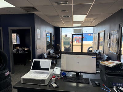 /international/us/1106-s-1st-street-garland-tx-110108175191/