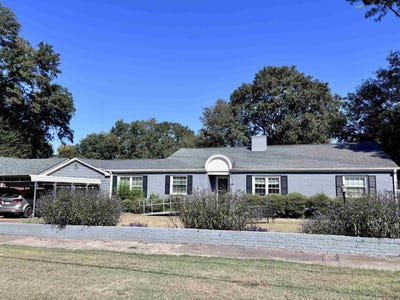 /international/us/907-e-4th-st-tuscumbia-al-110120408208/